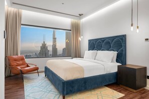 4 عدّة غرف نوم ومكواة/لوح كي وواي فاي وملاءات أسرّة