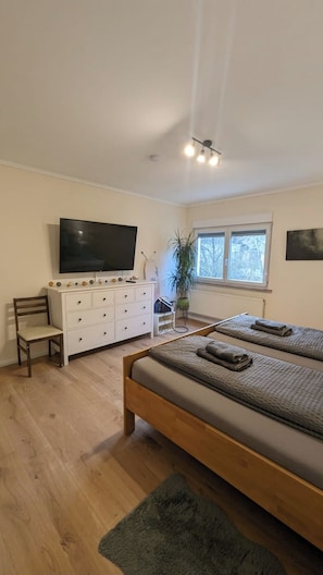 3 bedrooms, iron/ironing board, travel cot, WiFi