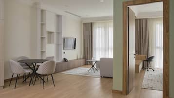 One Bedroom Deluxe Apartment | 1 間睡房、房內夾萬、獨特設計、獨特裝修