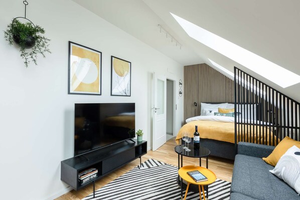 1 bedroom, iron/ironing board, WiFi, bed sheets - Luxury Designer Apartment (Prague)