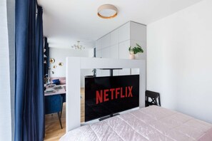 1 bedroom, iron/ironing board, WiFi, bed sheets - Luxury Designer Apartment (Prague)