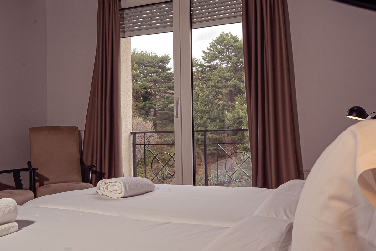 TWO BED ROOM MOUNTAIN VIEW