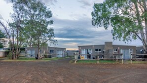 Deluxe Apartment, 2 Bedrooms, Non Smoking, Mountain View | Teres/patio