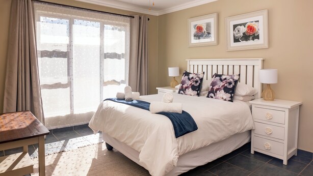 Deluxe Apartment, 2 Bedrooms, Non Smoking, Mountain View