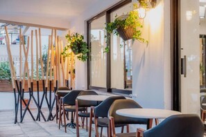 Terrace/patio - Genesis Hotel (Loutraki-Agioi Theodoroi)