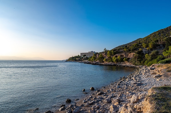 Playa privada, arena negra