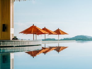 2 outdoor pools - Hilltop Wellness Resort With Onsen Access (Ratsada)