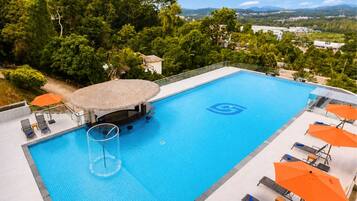 2 kolam renang outdoor