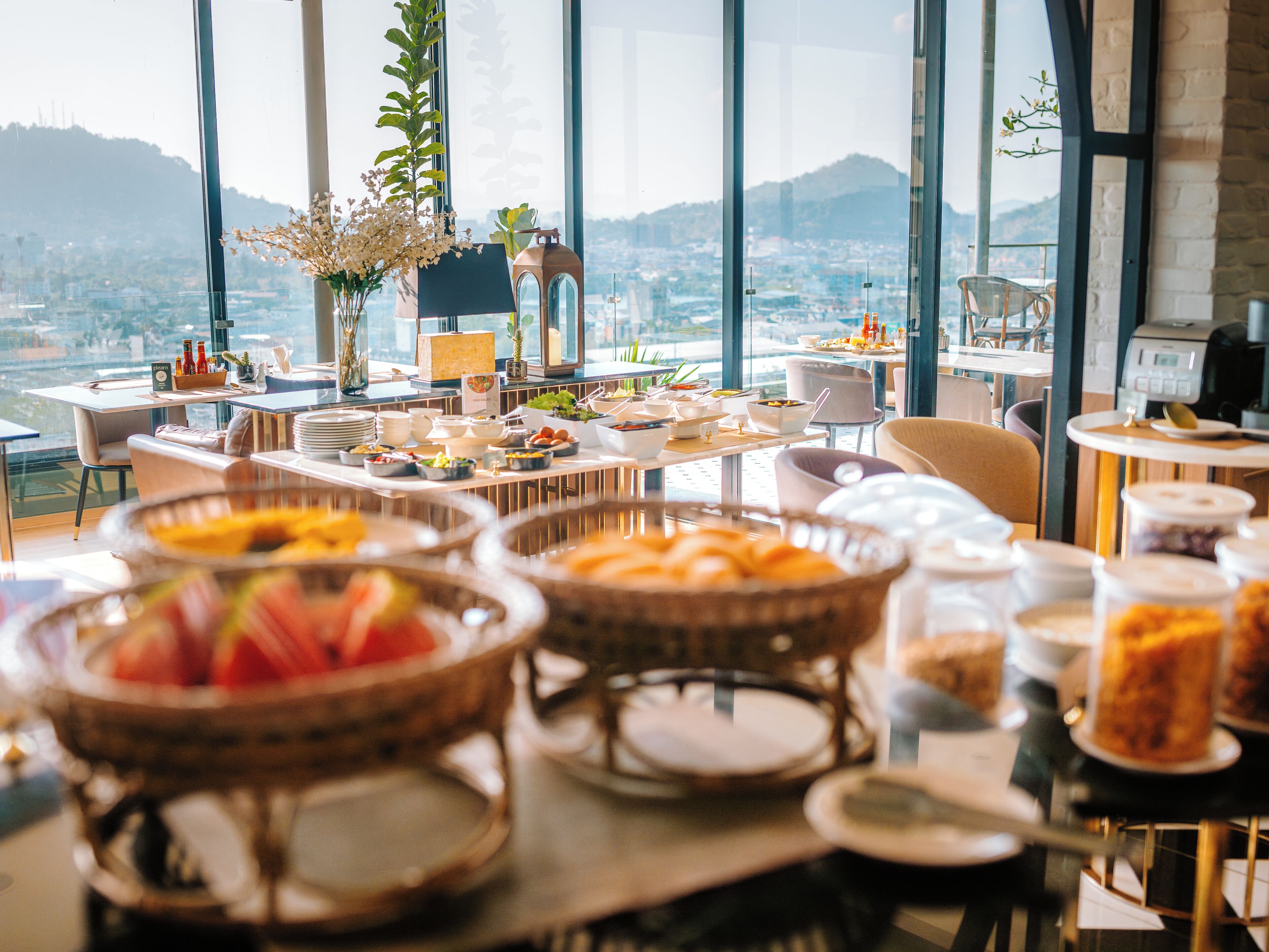 Daily buffet breakfast (THB 412 per person)
