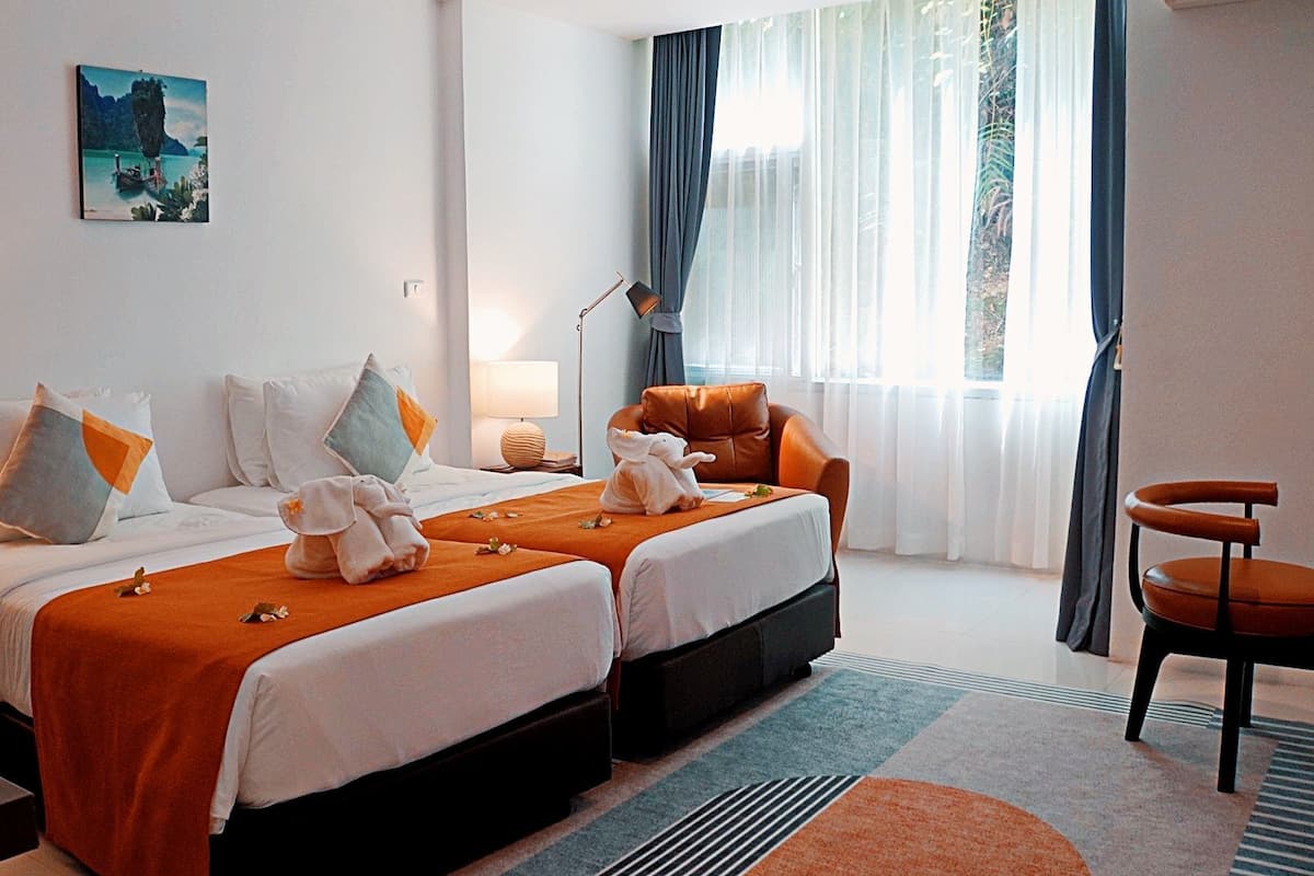 Business Room, Hill View | 1 bedroom, in-room safe, individually furnished, iron/ironing board