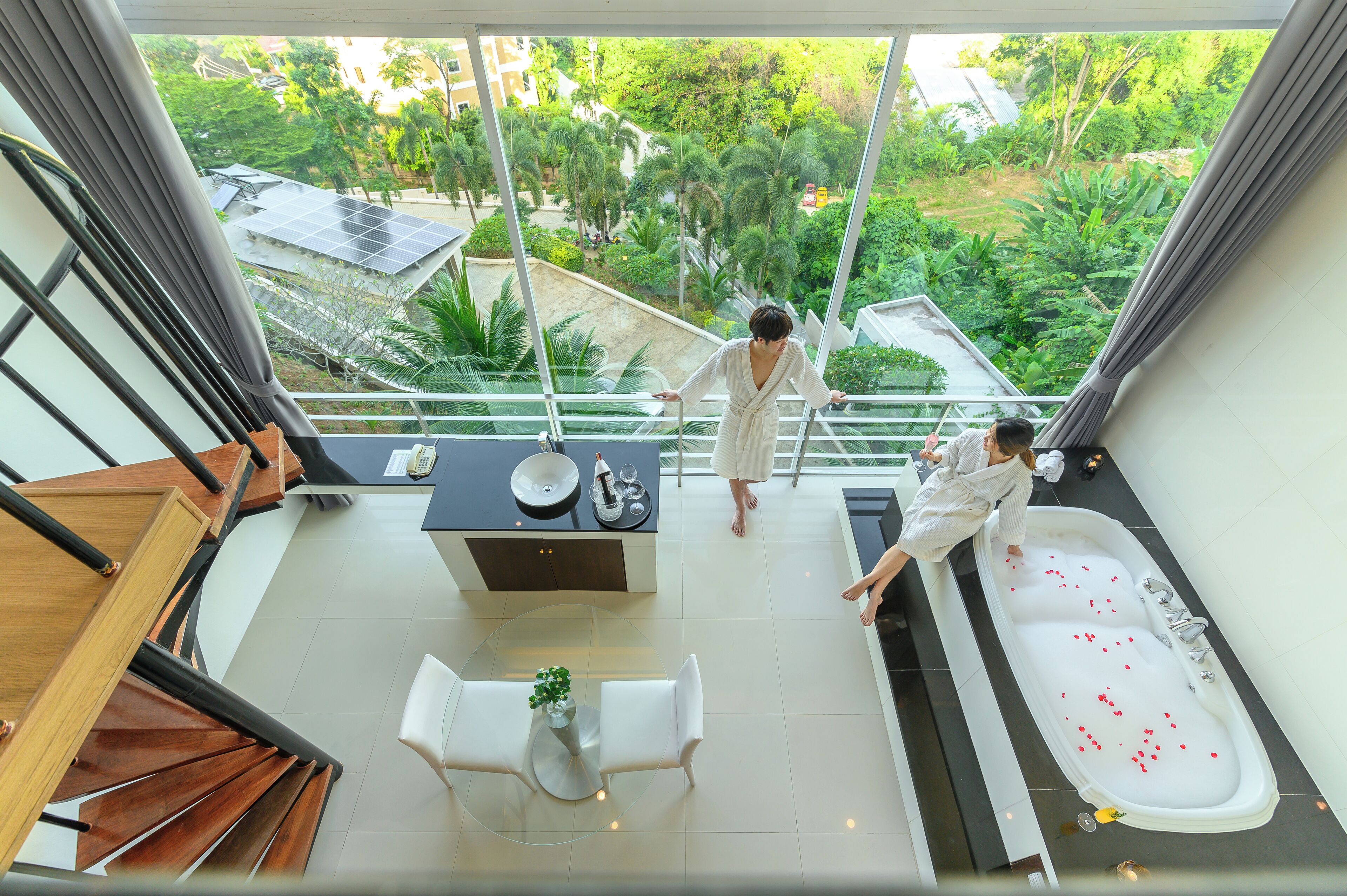 Zen Balance with spa bath and complimentary massage | Pemandangan dari kamar