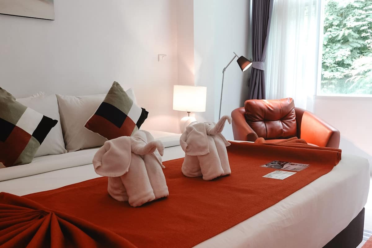 1 bedroom, in-room safe, individually furnished, iron/ironing board