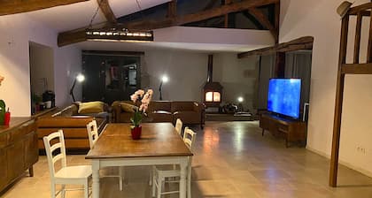 Villa Avec Piscine en Campagne Sans vis à Vis/animaux Acceptés