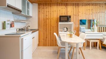 1 ๊ฐ์ ์นจ์ค, ๋ฌด๋ฃ WiFi