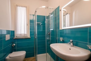 Douche, séchoir à cheveux