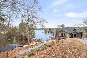 Property grounds - Heron's Cove Cottage (Taylorsville)