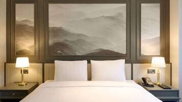 Residence Premier - 1 bedroom with 1 king size bed | Premium bedding, in-room safe, desk, laptop workspace