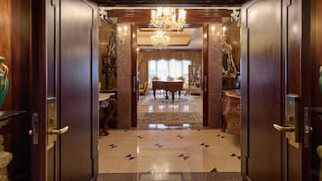 Premium bedding, in-room safe, desk, laptop workspace