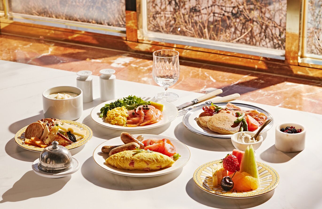 Daily buffet breakfast (KRW 65000 per person)