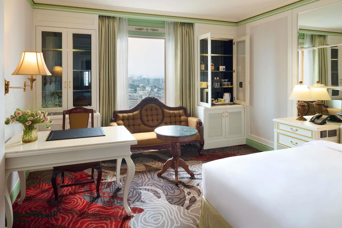 Deluxe Plus Double | Premium bedding, in-room safe, desk, laptop workspace