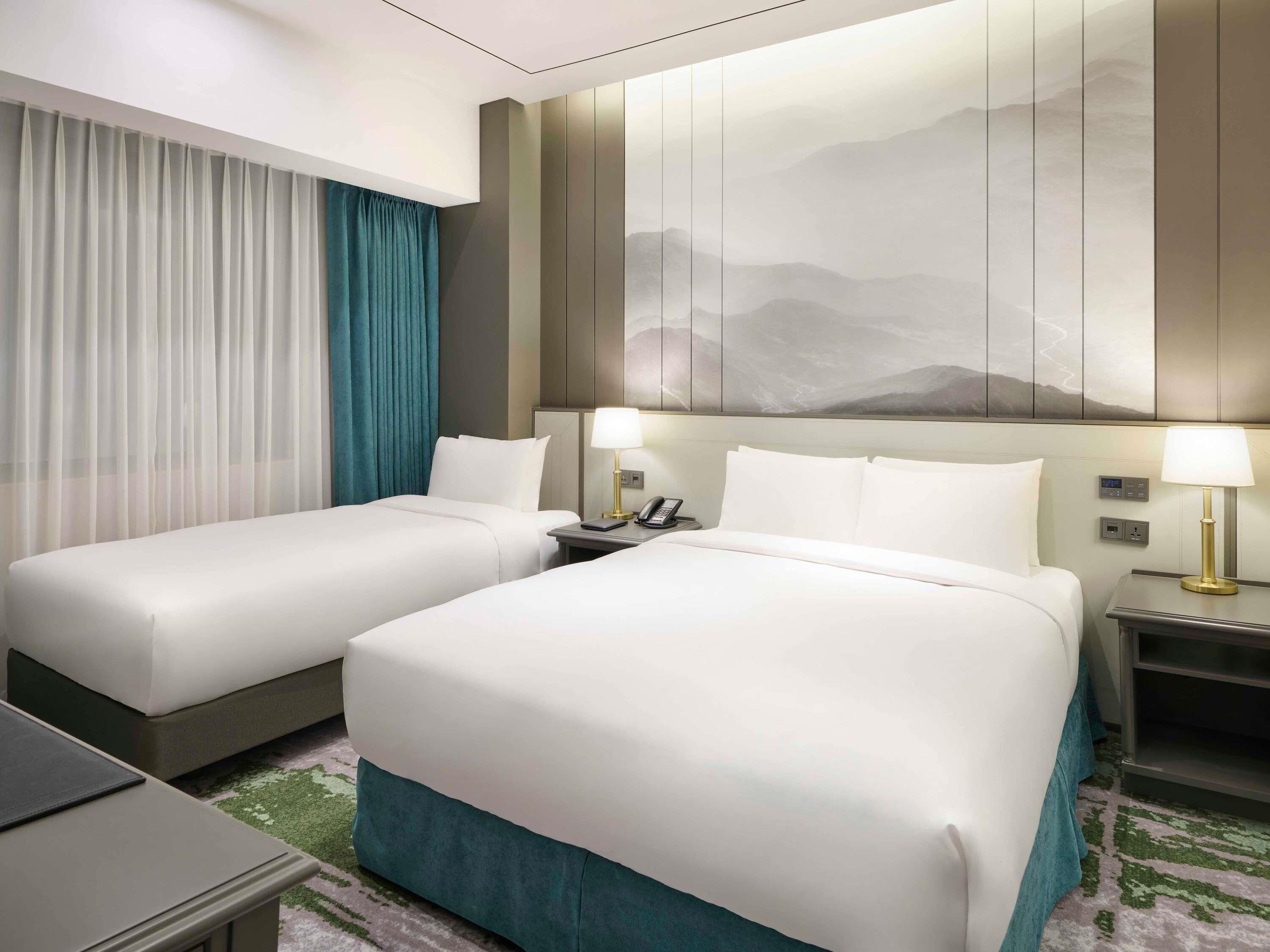 Residence Deluxe, Ideal for family - 1 bedroom with 1 queen size bed and 1 single bed | Sengetøy av topp kvalitet, safe på rommet og skrivebord