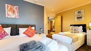 4 chambres, fer et planche à repasser, Wi-Fi, draps fournis