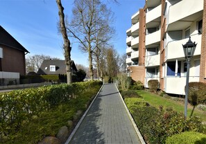 Property grounds - Gemütliche Wohnung mit Sonnenbalkon in Scharbeutz - Nur 100m zum Strand (Scharbeutz)