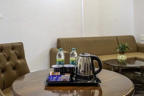 1 bedroom, free WiFi - StayBird Divine Suites Business Hotel (Pune)