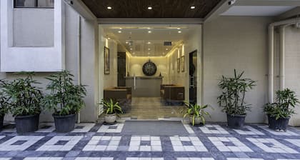 StayBird Divine Suites Business Hotel
