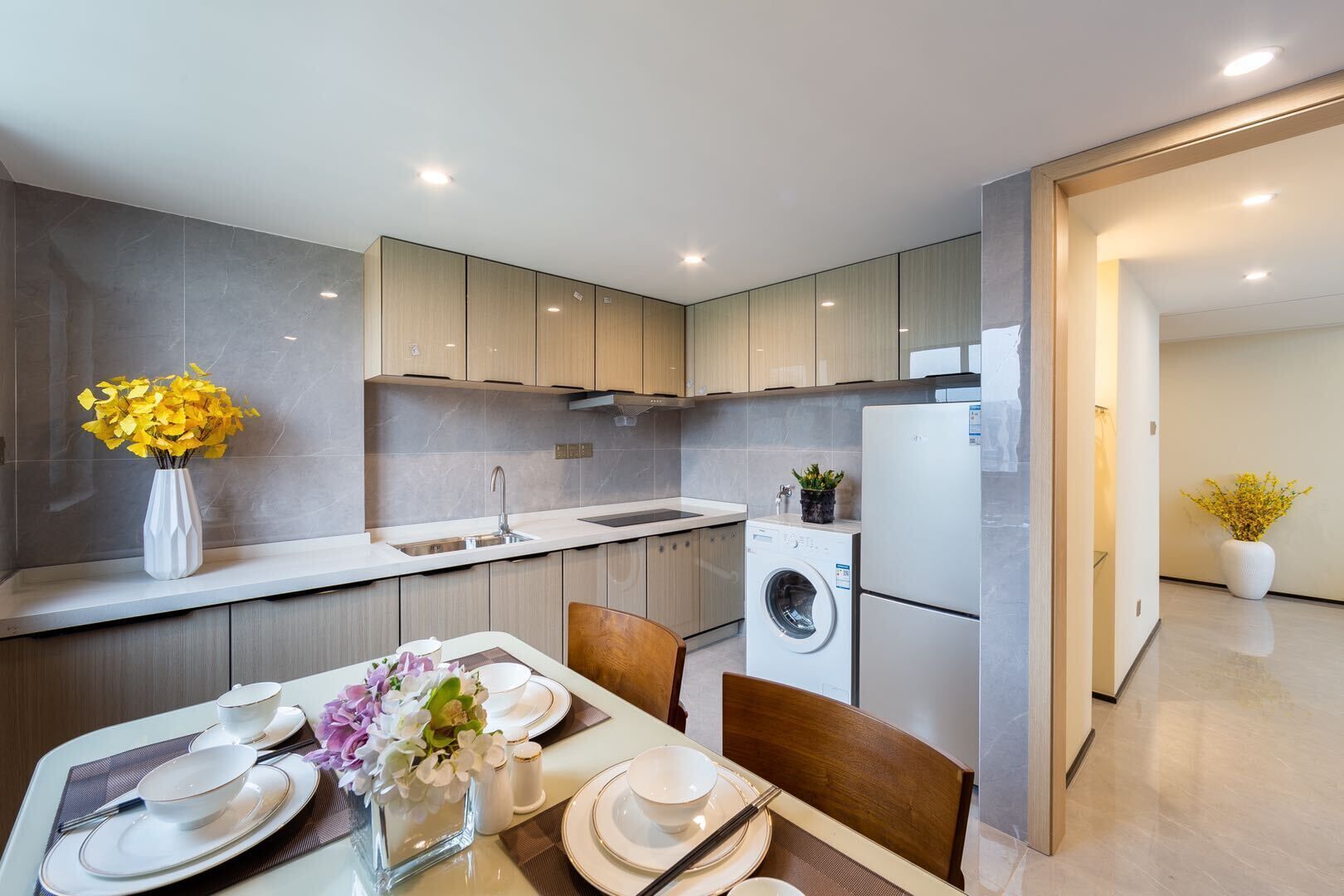 Loft Luxury, 3 camere da letto, vista città | Cucina privata | Frigorifero, microonde, piano cottura, pentole/stoviglie/utensili