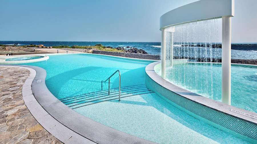 新羅舒泰 PLUS 飯店 (梨湖木筏海邊)