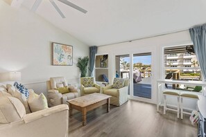 Een televisie en een dvd-speler