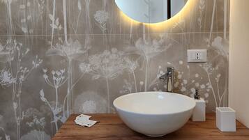 Family Suite | Bathroom