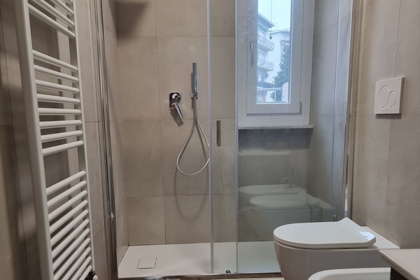 Doccia, asciugacapelli, bidet, asciugamani