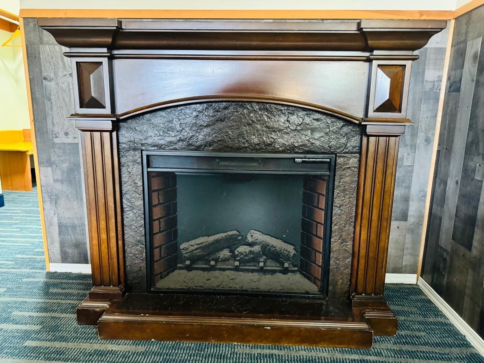 Habitación de lujo, 1 cama King size y sofá cama, para no fumadores | Cortinas blackout, tabla de planchar con plancha y wifi gratis 