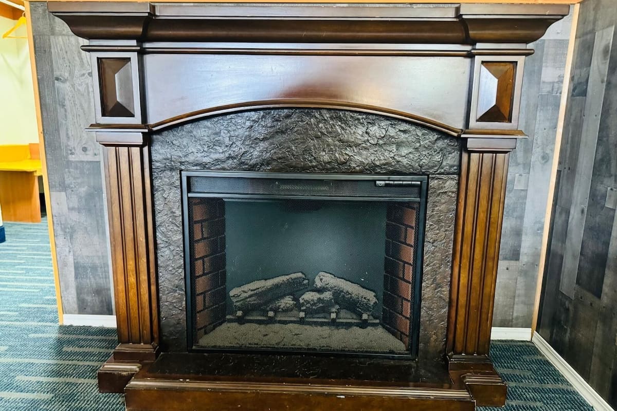 Habitació de luxe, 1 llit de matrimoni gran i sofà llit, no fumadors | Cortines opaques, planxa i posts de planxar i wifi gratuïta