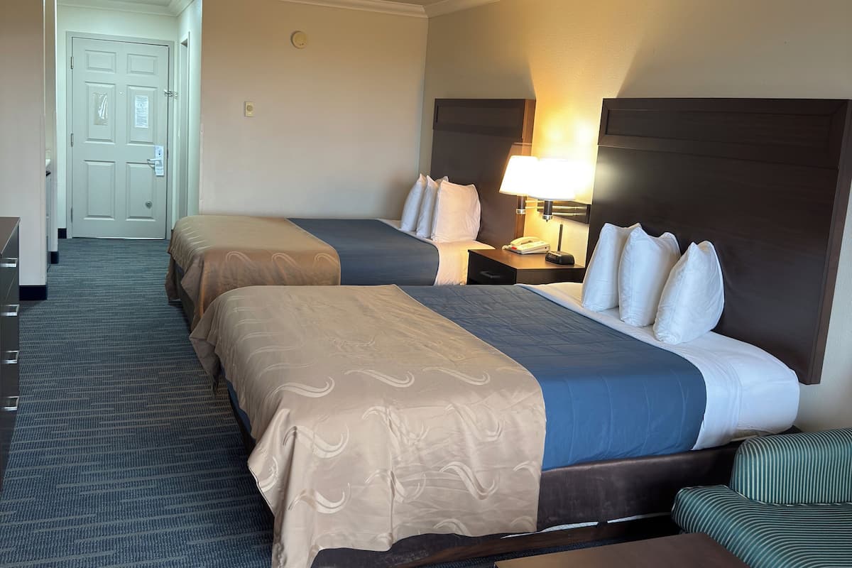 Luxury Room, Berbilang Katil, Non Smoking, Ocean View | Langsir/tirai gelap terus, seterika/papan seterika, Wi-fi percuma