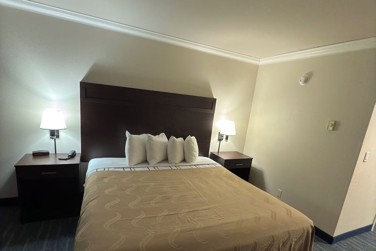 Superior Room, 1 Katil Raja (King) dengan Katil Sofa, Non Smoking, Ocean View | Langsir/tirai gelap terus, seterika/papan seterika, Wi-fi percuma