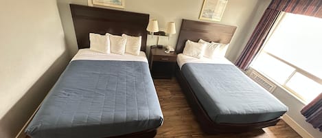 Room, 2 Queen Beds, Non Smoking