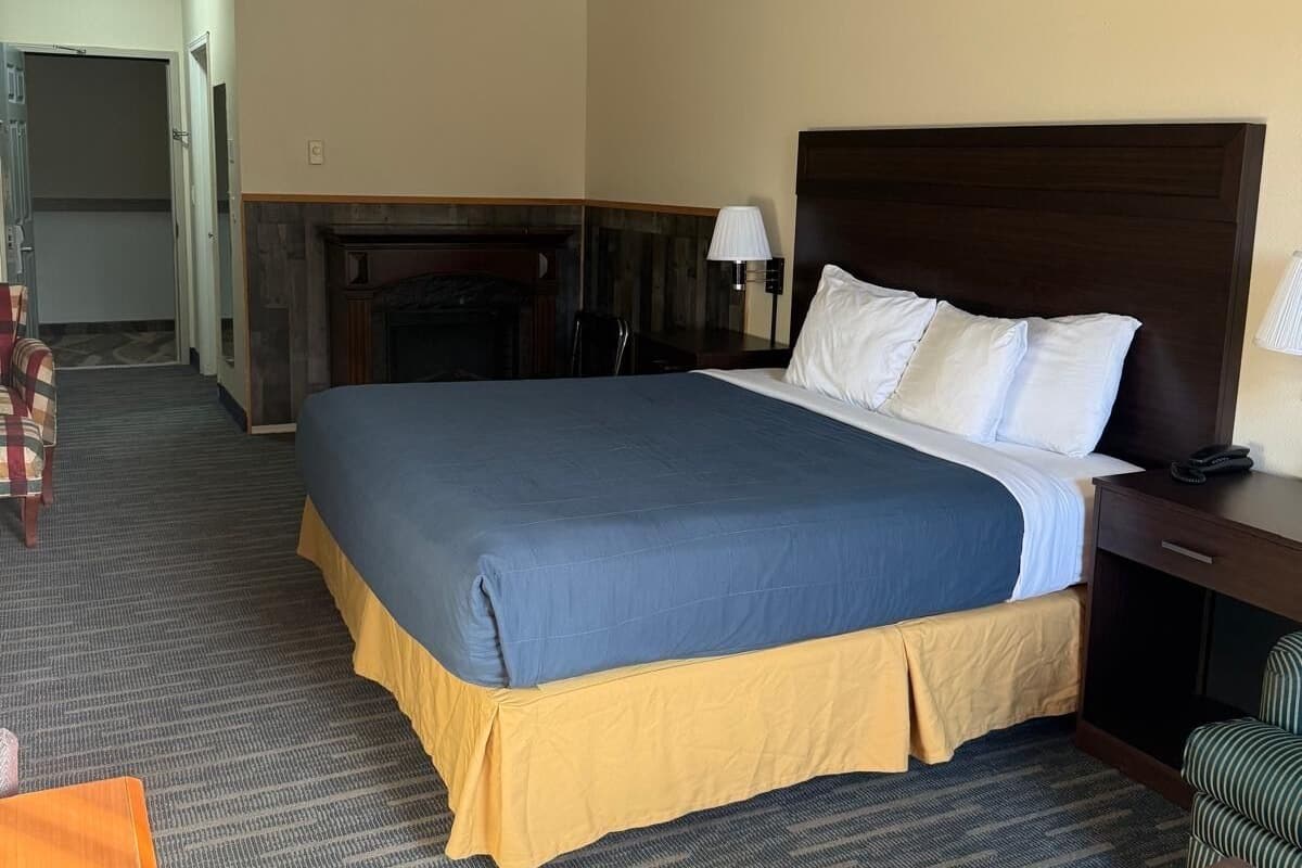 Luxury Room | Langsir/tirai gelap terus, seterika/papan seterika, Wi-fi percuma