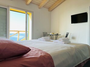 Traditional Room, Sea View | Laptop workspace, free WiFi