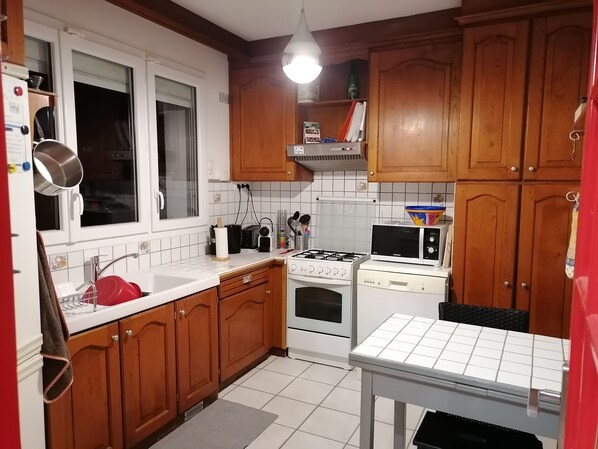 Fridge, microwave, oven, dishwasher