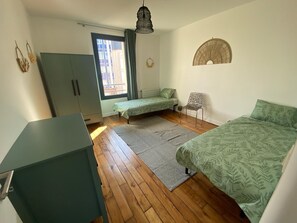 4 bedrooms, free WiFi, bed sheets