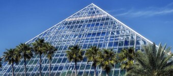 Beach lover's dream come true, walking distance to the sandy shores!