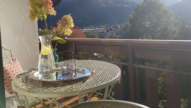 Outdoor dining - Gemütliche Whg. mit Balkon und Bergblick im Oberallgäu! Ruhig und Zentrumsnah (Immenstadt im Allgäu)