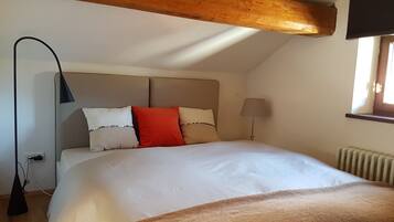 1 Schlafzimmer, Schreibtisch, Reisekinderbett, WLAN