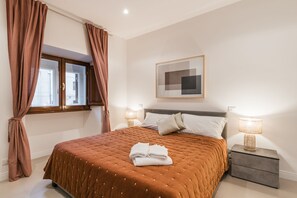 2 bedrooms, iron/ironing board, travel crib, WiFi - THE BEST IN ROME CLOCK  (Roma)