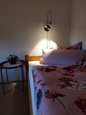 1 chambre, fer et planche à repasser, lit parapluie, Wi-Fi gratuit