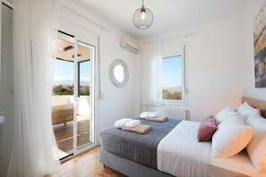 4 soveværelser, skrivebord, strygejern/strygebræt, weekendseng