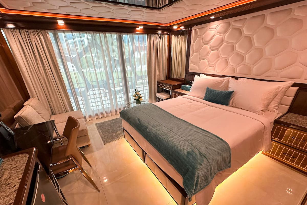Superior tweepersoonskamer, balkon | 1 slaapkamer, luxe beddengoed, een minibar, een kluis op de kamer